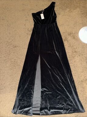 Baltic Born Black One-Shoulder Velvet Gown with Front Slit